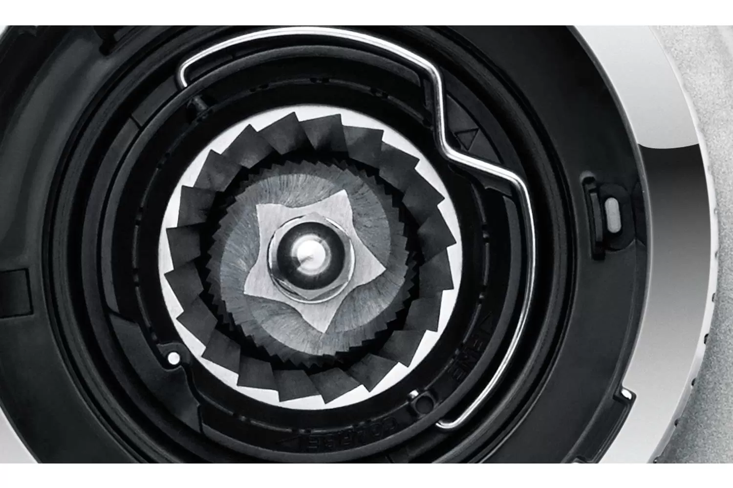 آسیاب قهوه حرفه ای مکانیک سیج BCG600BTR 5 آسیاب قهوه حرفه ای مکانیک سیج BCG600BTR - تصویر 5